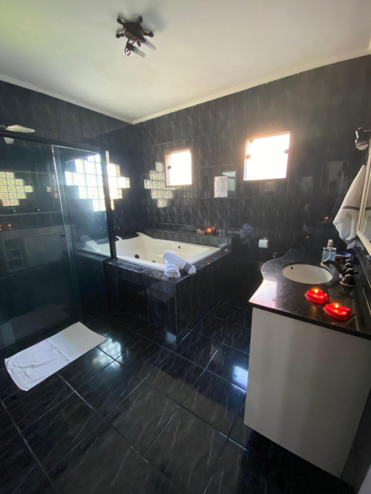Bahan Suites Privativas - Ideal Para Casais 우바투바 외부 사진